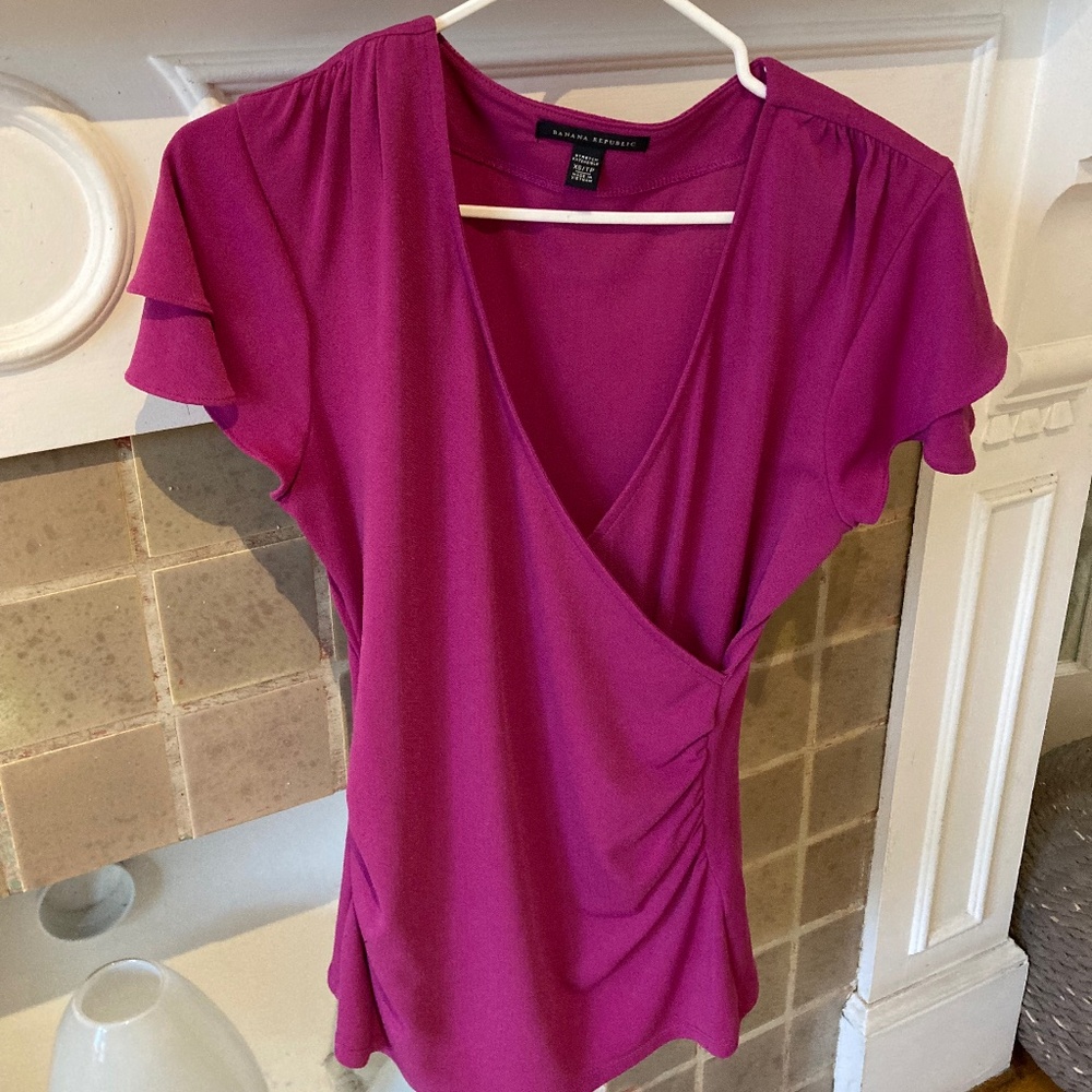 Banana Republic short sleeve top cross over neckline